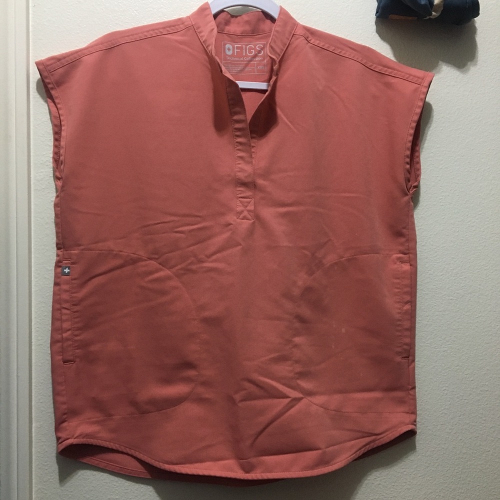 FIGS Coral Rafaela Top